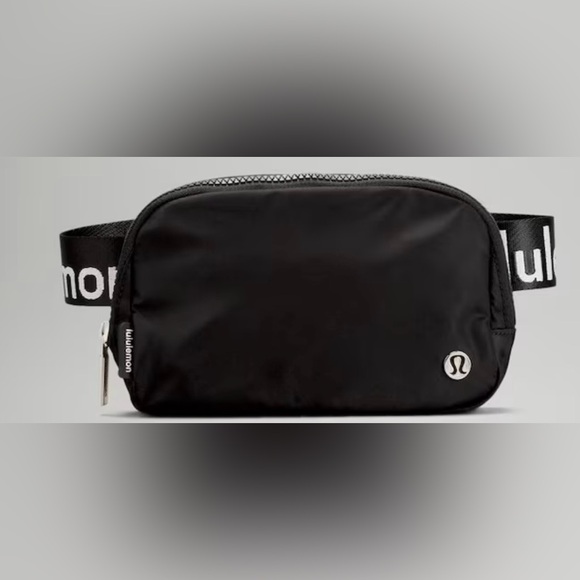 lululemon athletica Handbags - LULULEMON Everywhere Belt Bag 1L
Wordmark